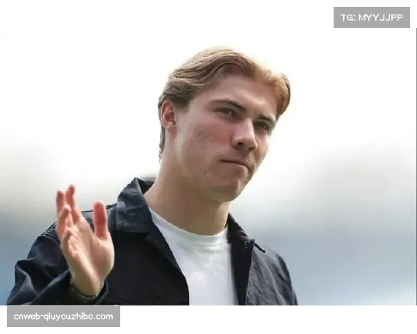 曼联弃将霍伊伦德闪耀欧冠被比作哈兰德引发广泛热议